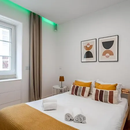 Stylish T2 In By Lisbeyond *