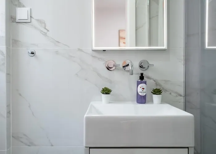 Stylish T2 In By Lisbeyond