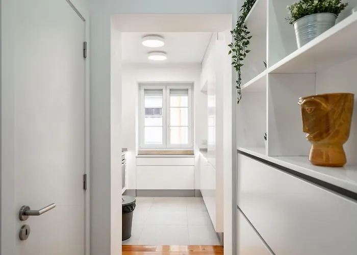 Stylish T2 In By Lisbeyond Lissabon